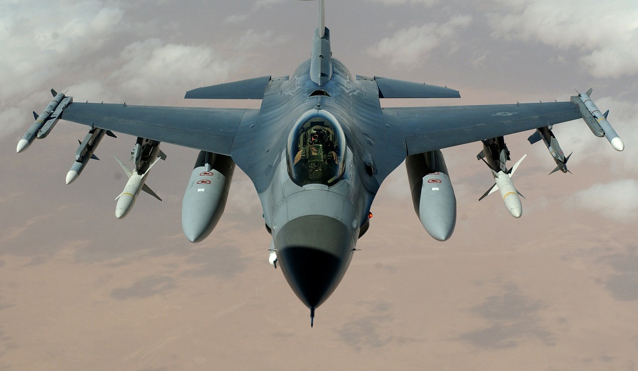 Stíhací letoun F-16. Stíhací letoun F-16.