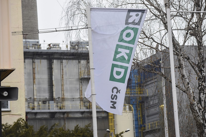 Záchranáři pracují ve třech směnách po čtyřech hodinách. Záchranáři pracují ve třech směnách po čtyřech hodinách.