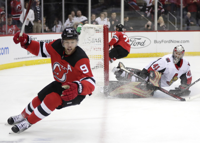 Taylor Hall překonal Craiga Andersona a odjíždí slavit.