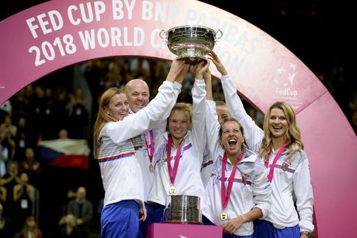 České tenistky pošesté za posledních osm let vyhrály Fed Cup. Ve finále jasně přehrály mladý americký tým 3:0. Foto: ČTK/Šulová Kateřina.