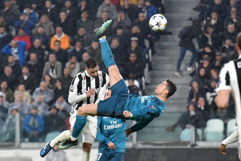 Cristiano Ronaldo předvedl nůžky ve čtvrtfinále Ligy mistrů. 