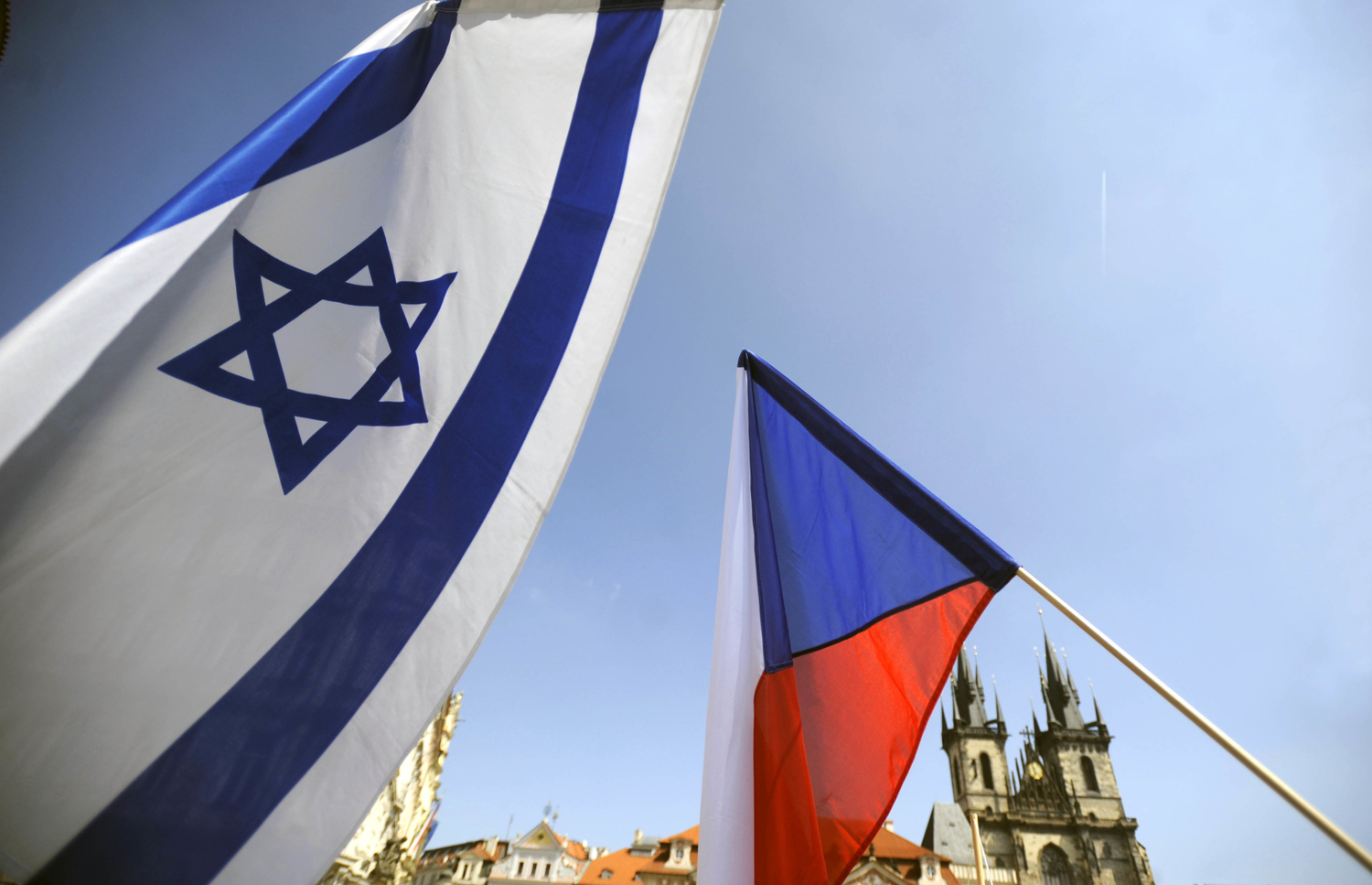 Vlajky Izraele a České Republiky. 