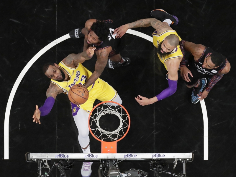 Lakers se zranila největší hvězda LeBron James.