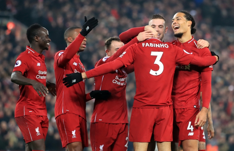 Liverpool si upevnil vysokou výhrou vedení, anglickou ligu vede o šest bodů.
