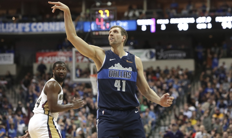 Nowitzki má jako šestý hráč v historii NBA 900 vítězství.