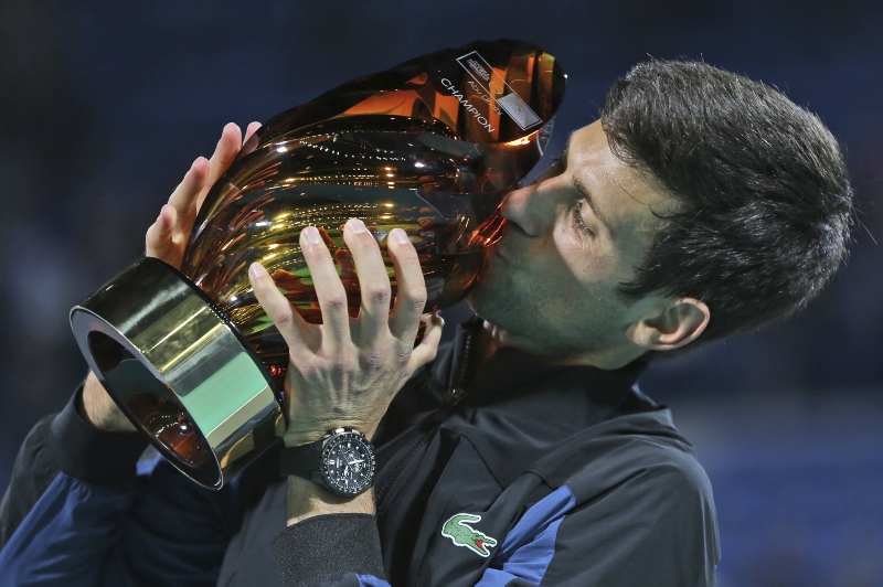 Djokovič počtvrté vyhrál exhibiční podnik v Abú Zabí.