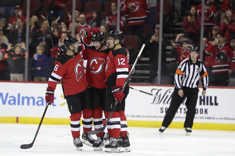 Zacha gólem v oslabení a přihrávkou zařídil výhru New Jersey.
