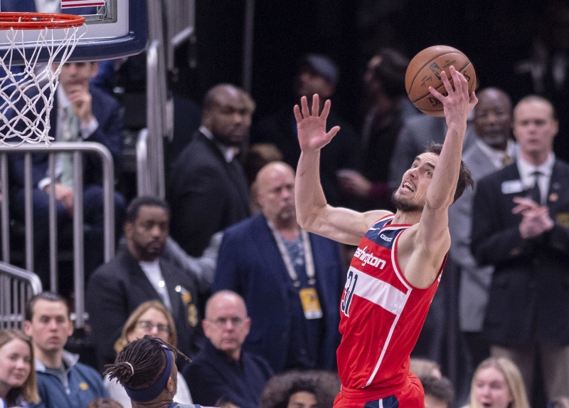 Tomáš Satoranský podruhé v kariéře NBA nastřílel dvacet bodů. Tomáš Satoranský podruhé v kariéře NBA nastřílel dvacet bodů.