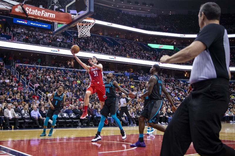 Tomáš Satoranský zažil v NBA nejlepší večer v kariéře. 