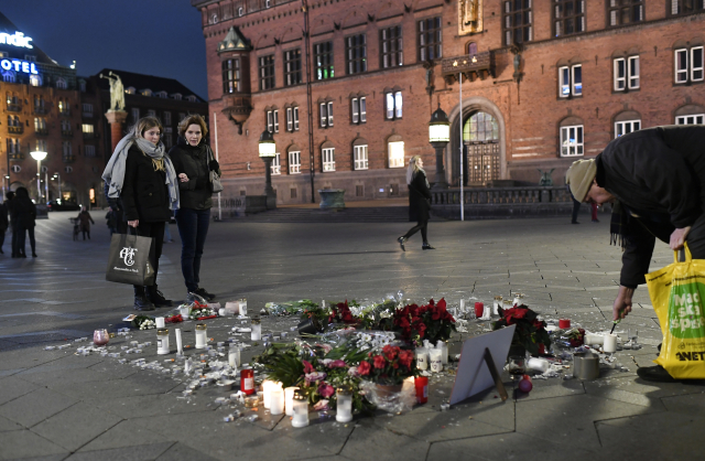 V Kodani vytvořili pietní místo za zavražděné turistky.