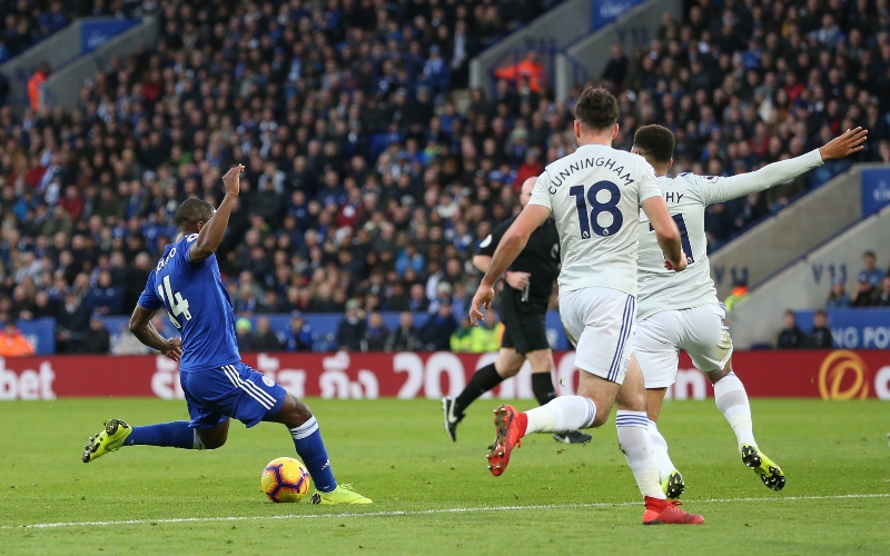 Fotbalová Premier League hledá šéfa, Dinnageová jí nebude.