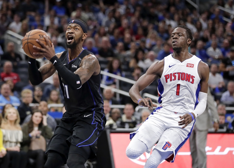 Orlando vyhrálo košem s klaksonem, Lakers uspěli i bez Jamese. Orlando vyhrálo košem s klaksonem, Lakers uspěli i bez Jamese.