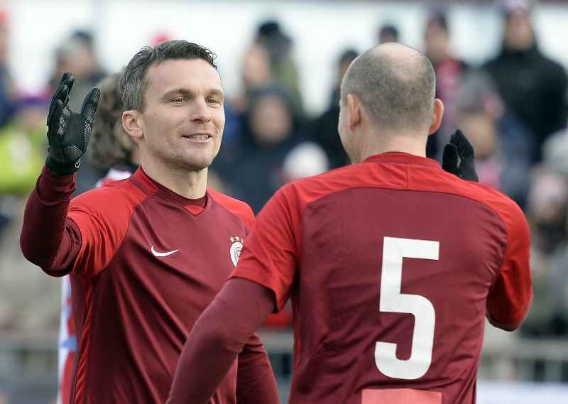 David Lafata přeje Spartě lepší zítřky. 