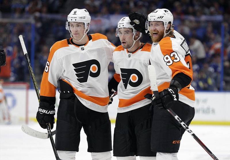 Útočník Jakub Voráček vstřelil v NHL jediný gól Philadelphie, která prohrála na ledě Caroliny 1:3.