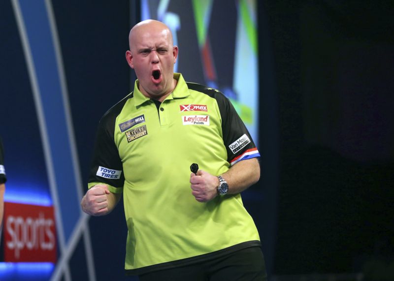 Michael Van Gerwen neměl na MS konkurenci. 