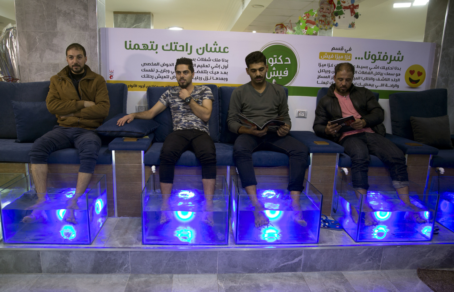 Rybí pedikúra se ujala v palestinské Gaze.