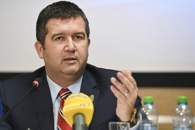 Předseda sociální demokracie a vicepremiér Jan Hamáček. 