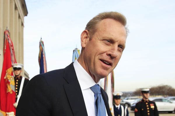 Náměstek ministra Patrick Shanahan. 