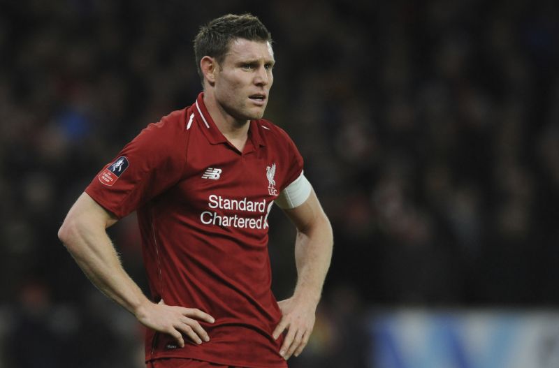 Zklamaný kapitán Liverpoolu James Milner po vypadnutí z FA Cupu.