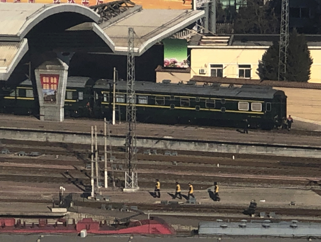 Kimův vlak předčasně opustil Peking, šlo o strategické jednání.