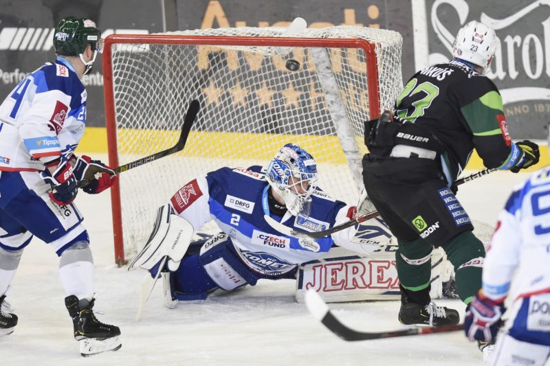 Brankář Komety Brno Lukáš Dostál při svém debutu v nejvyšší české soutěži.
