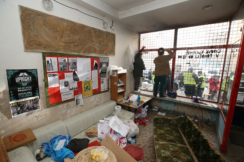 Autonomní sociální centrum Klinika.