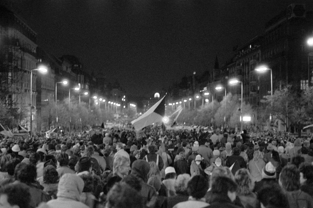 Sametová revoluce.