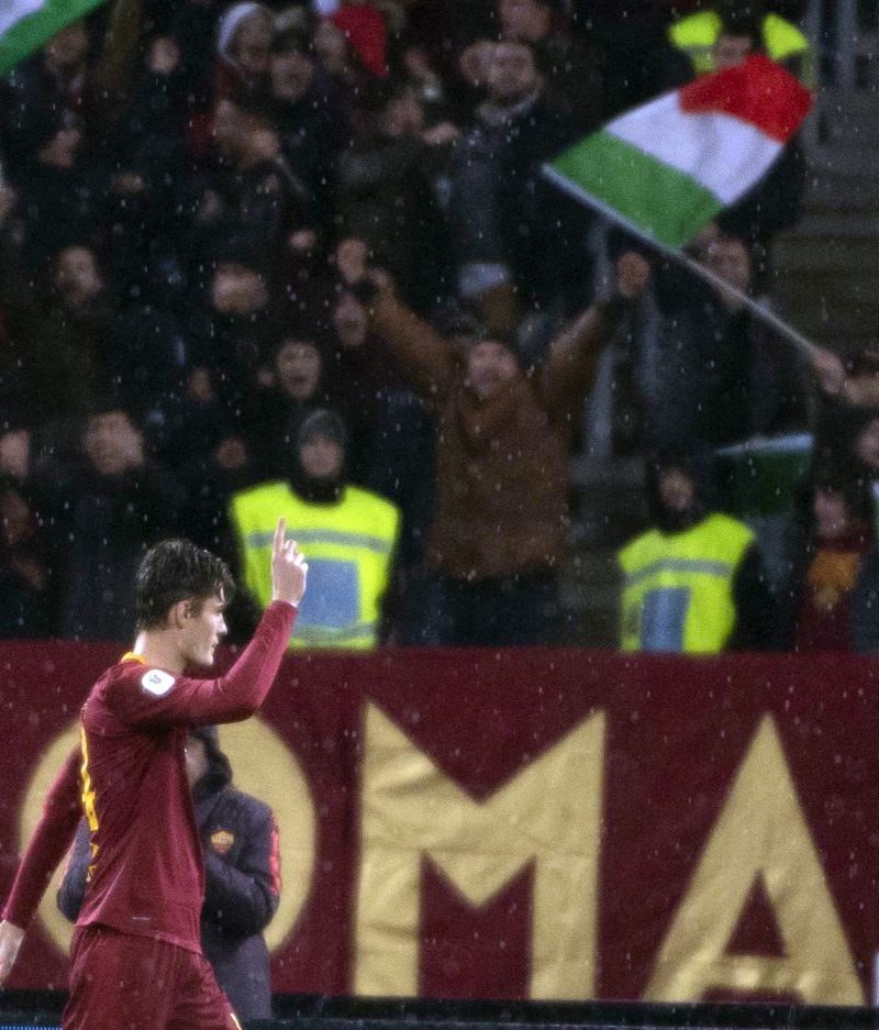 Patrik Schick slaví jeden z gólů v Italském poháru.