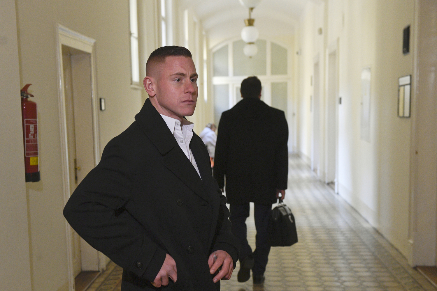 Policista Šimon Vaic u Městského soudu v Praze.