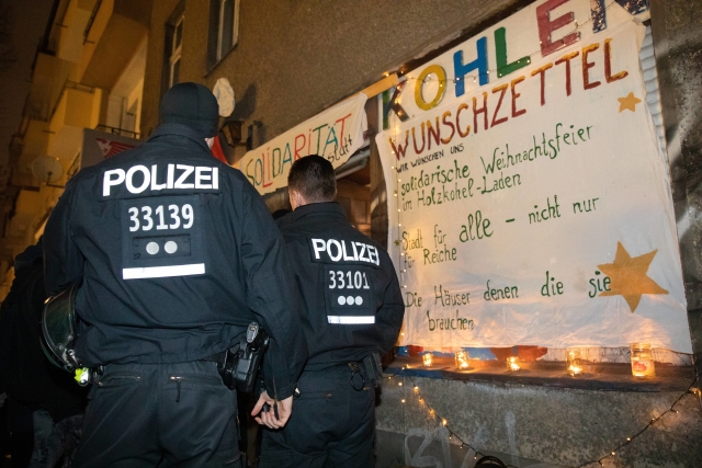 Policista svůj přečin omlouval přepracováním.