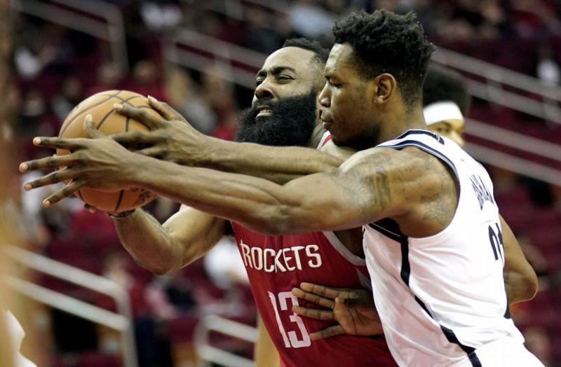 James Harden atakoval 60 bodovou hranici, Houston přesto nevyhrál.