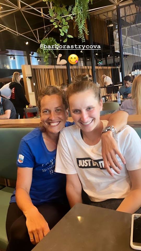 Nově vytvořené české duo Barbora Strýcová (vlevo) a Markéta Vondroušová.