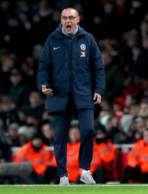 Rozzlobený kouč Chelsea Maurizio Sarri.