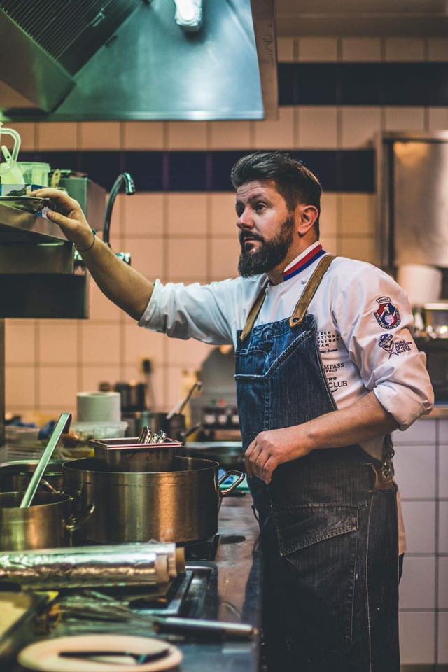 Národní tým kuchařů a cukrářů AKC ČR je oficiální reprezentací České republiky v gastronomických soutěžích.