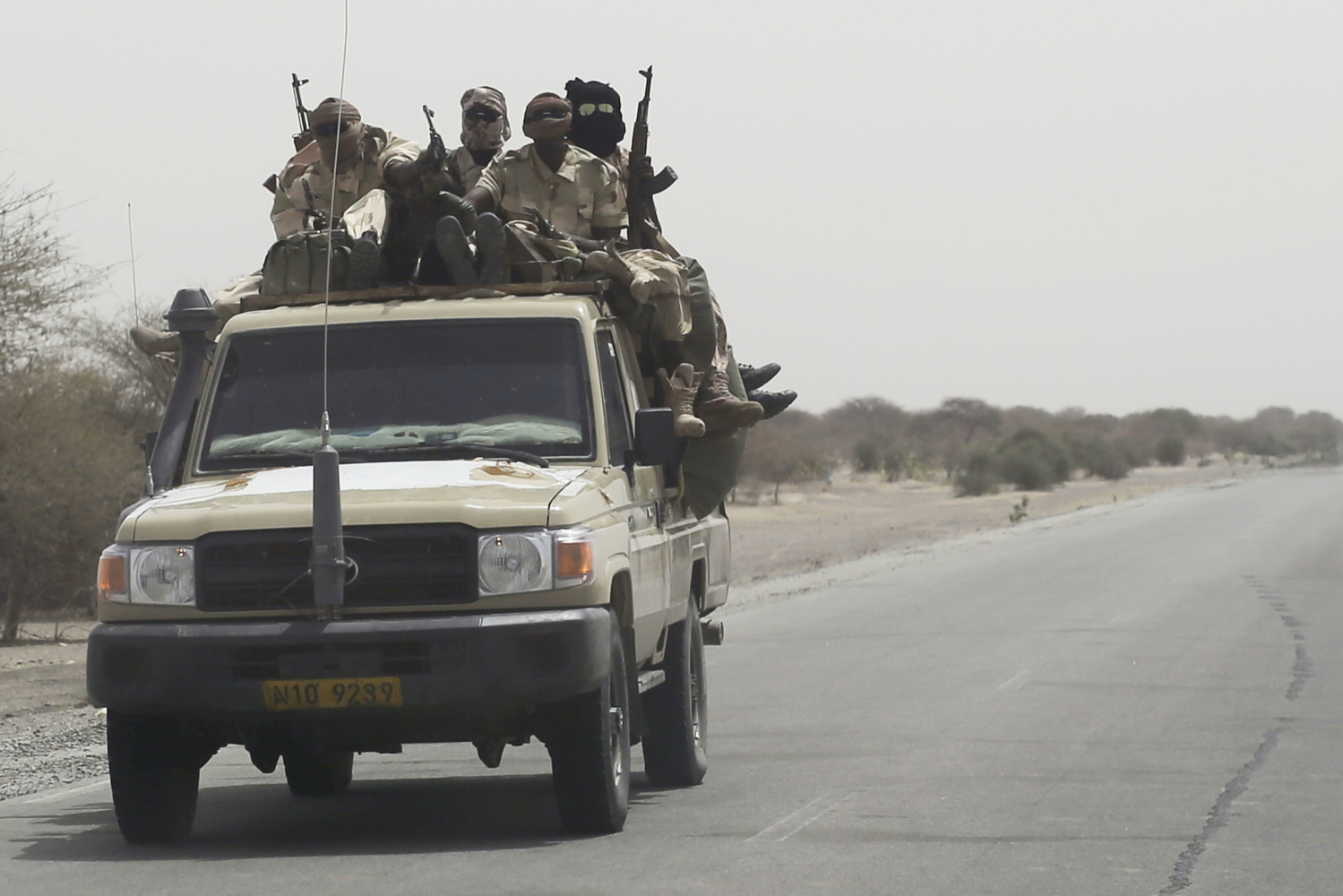 Bojovníci teroristické skupiny Boko Haram.