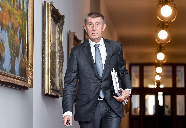 Andrej Babiš se rozhodnutí brání.