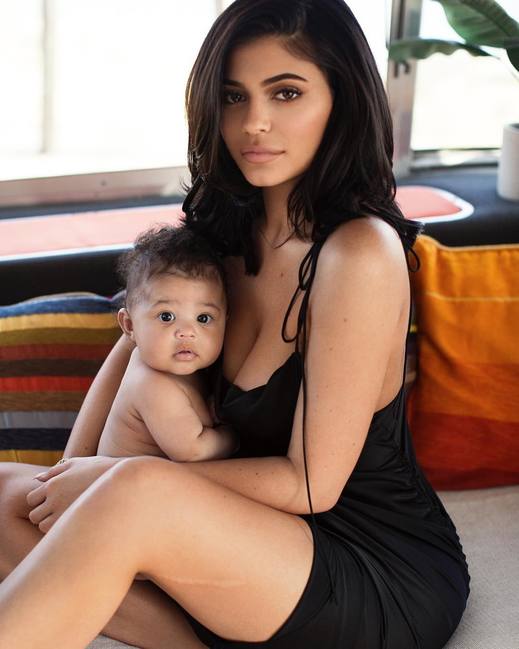 Kylie Jenner s dcerou Stormi Webster.