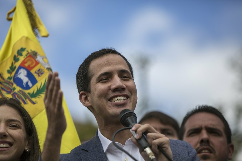 Spojené státy uznávají opozičního lídra Juana Guaidóa dočasným prezidentem Venezuely.