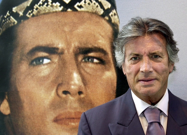 Pierre Brice se do srdcí diváků zapsal jako představitel apačského náčelníka Vinnetoua.