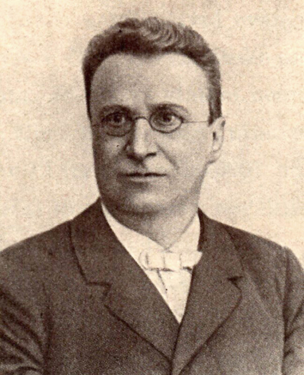 Před 90 lety zemřel autor Broučků Jan Karafiát. Před 90 lety zemřel autor Broučků Jan Karafiát.