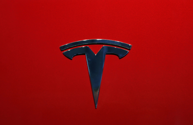 Logo značky Tesla.