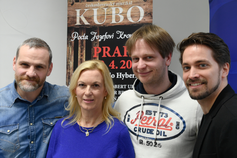 Zleva: Ján Jackuliak,Gabriela Urbanová, Peter Brajerčík a Robert Urban 