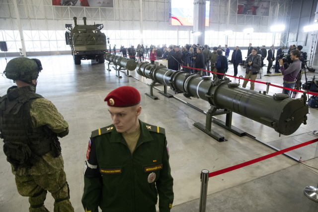 Představení ruské rakety 9M729, kvůli které vznikl spor.