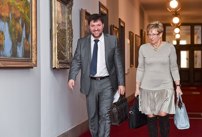 Ministryně průmyslu a obchodu Marta Nováková se svým náměstkem pro řízení sekce fondů EU Marianem Piechou.