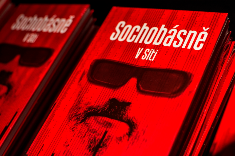 Kniha Sochobásně v Síti.