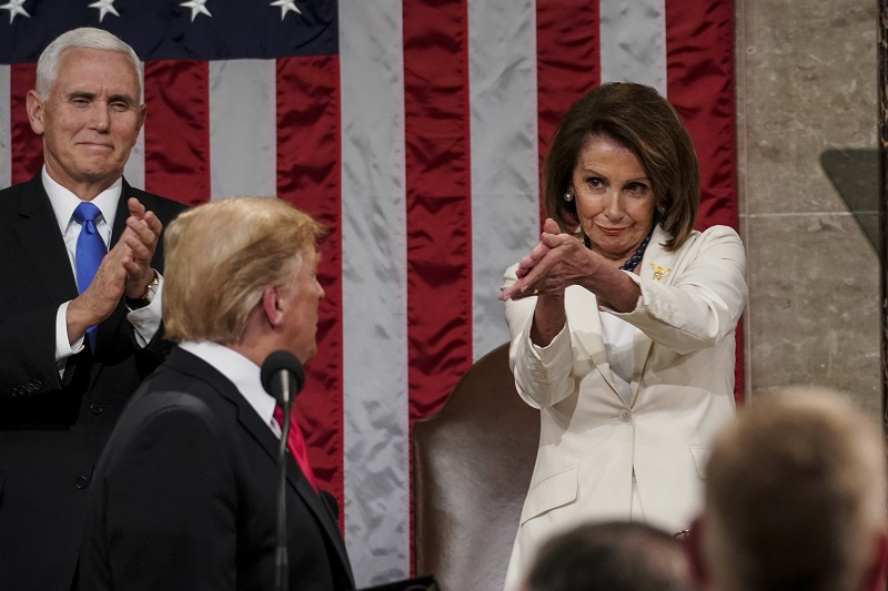 Demokratka Nancy Pelosiová reaguje na výstup Donalda Trumpa.