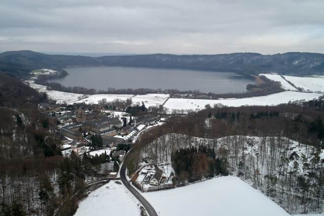 Německé jezero Laacher See.
