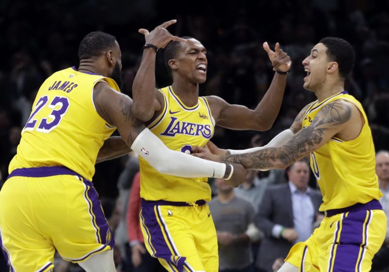 Rondo střelou v poslední vteřině rozhodl o výhře Lakers nad Bostonem.