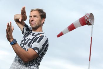 Šonka studuje trať většinou v hotelu pomocí simulátoru.