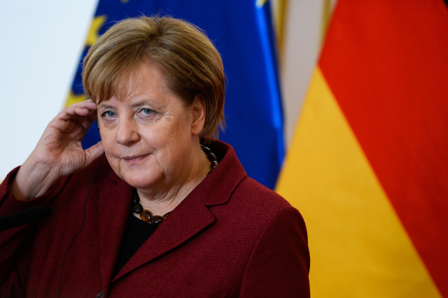 Zůstáváme dlouhou cestu od míru v Sýrii, myslí si Angela Merkelová.